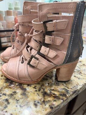 Freebird by Steven Braeden 7W Blush Leather Open Toe Booties